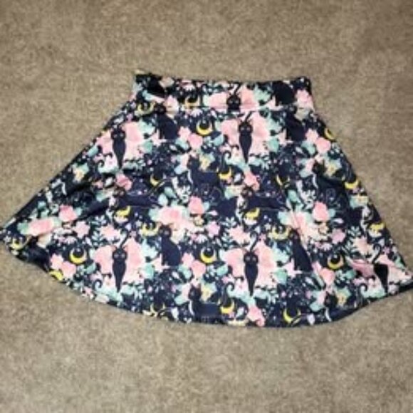 Sailor Moon Skirt - Picture 1 of 2